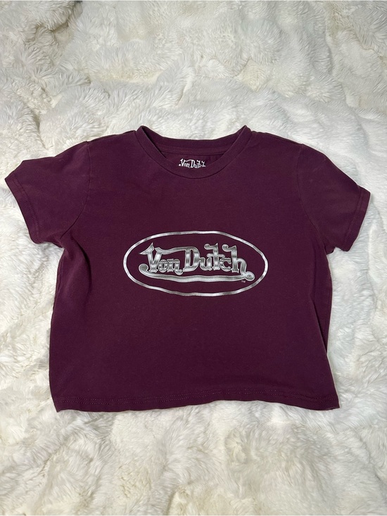 Von Dutch Tops - Von Dutch Crop Tee in Plum with Silver Logo